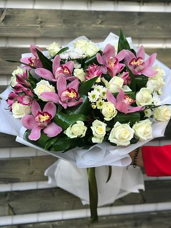 Букет цветов из: Розы и Хризантемы в Невьянске