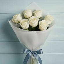 Букет 7 Белых роз Эдлесс Лав в Невьянске