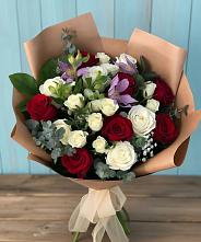 Букет цветов из:  Розы и Альстромерии в Невьянске