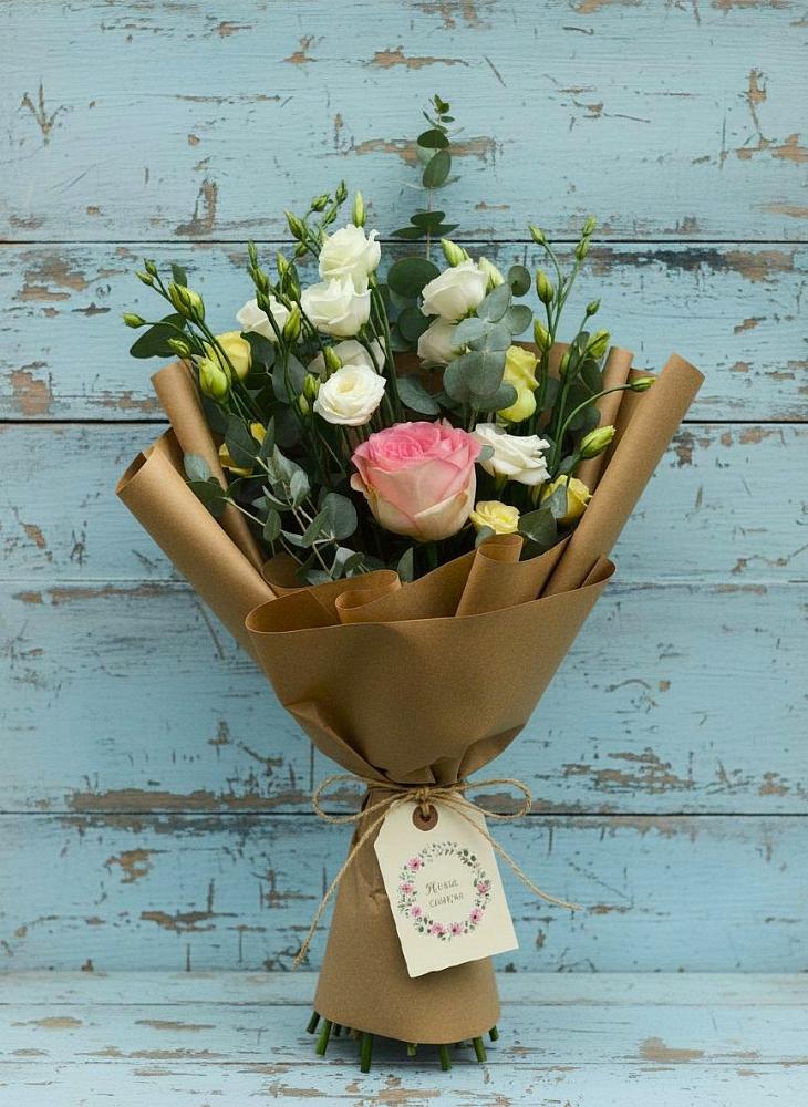 Букет цветов из: Розы и Лизиантусы в Невьянске