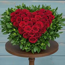 Цветочная композиция из Розы в виде сердца в Невьянске