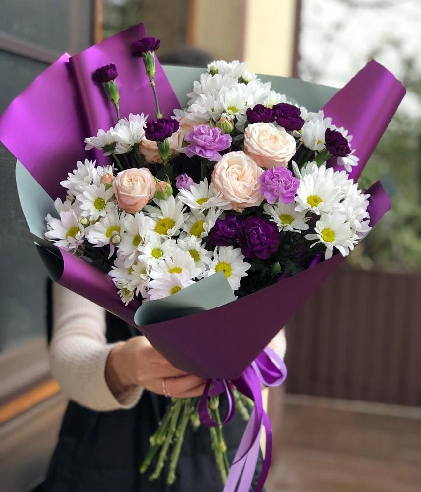 Букет цветов из: Хризантемы, Гвоздики и Розы в Невьянске