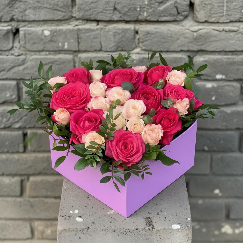 Цветочная композиция из Розы в коробке в Невьянске