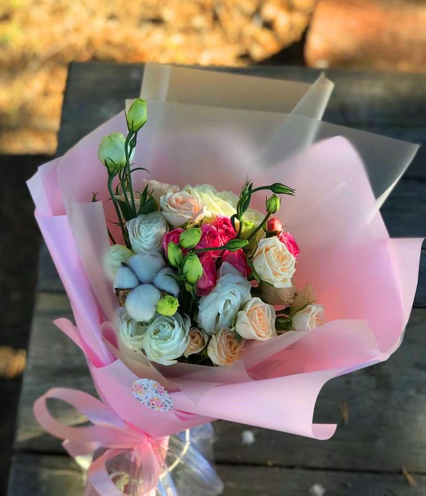 Букет цветов из: Розы и Лизиантусы в Невьянске