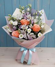 Букет цветов из:  Лизиантусы, Розы, Альстромерии и Гипсофила в Невьянске