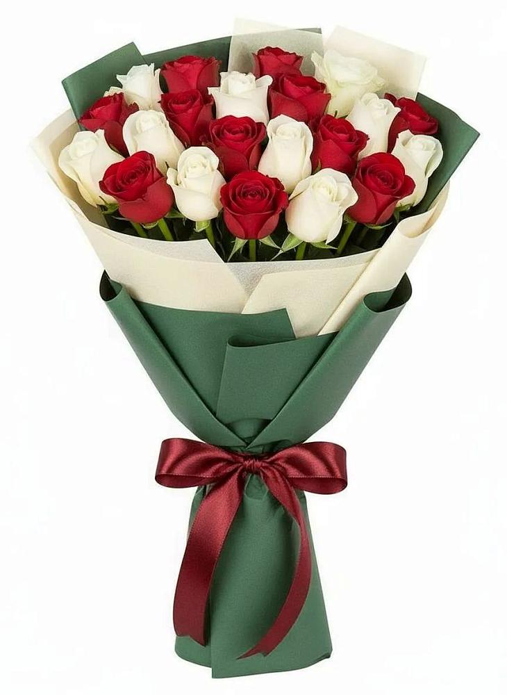 Букет Микс из красных и белых роз в Невьянске