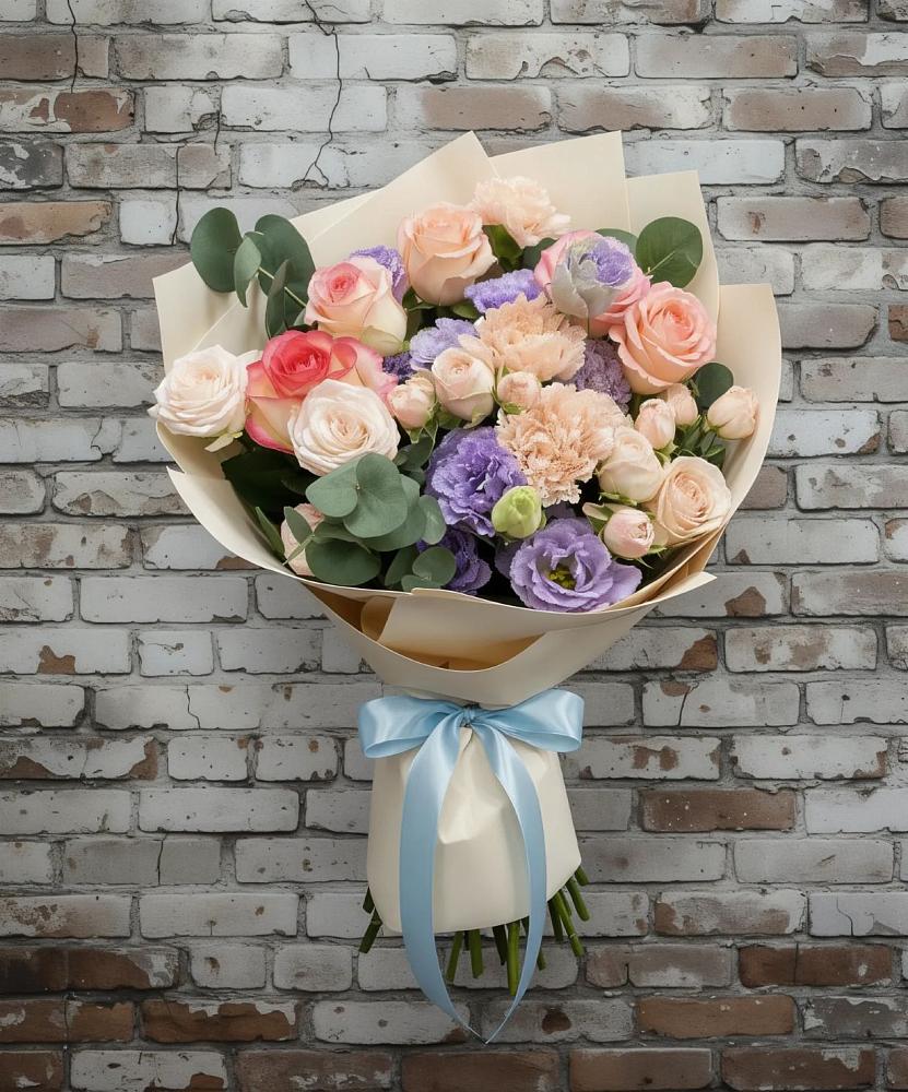 Букет цветов из: Розы, Лизиантусы и Гвоздики в Невьянске