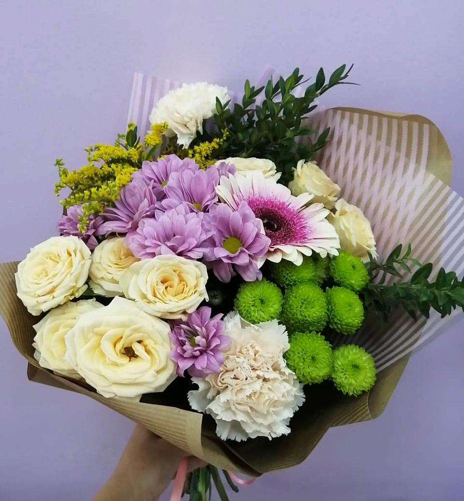 Букет цветов из: Хризантемы, Розы, Гвоздики и Герберы в Невьянске