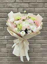 Букет цветов из:  Гвоздики, Розы, Лизиантусы и Хризантемы в Невьянске