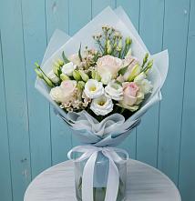 Букет цветов из:  Розы и Лизиантусы в Невьянске