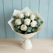 Букет Белые розы в Эвкалипте в Невьянске