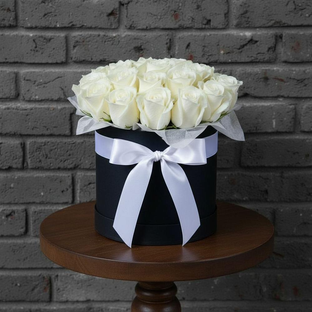 Цветочная композиция из Розы в шляпной коробке в Невьянске