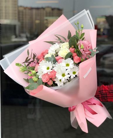 Букет цветов из: Розы, Лизиантусы и Хризантемы в Невьянске