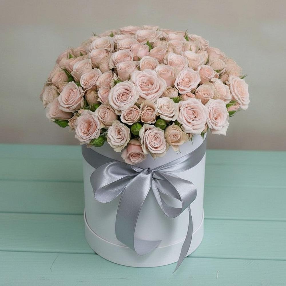 Цветочная композиция из Розы в шляпной коробке в Невьянске